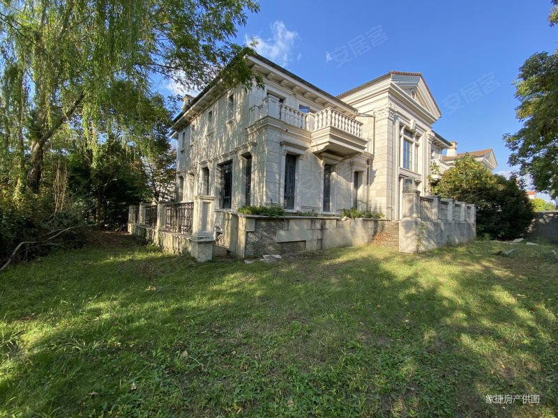 九龙仓国宾1号(别墅)5室3厅6卫676㎡南北5888万