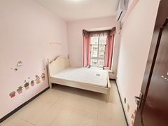 重庆两江新区龙头寺狮子坪轻轨口 精装大次卧 全女生 近北站 观音桥 出门轻轨口出租房源真实图片