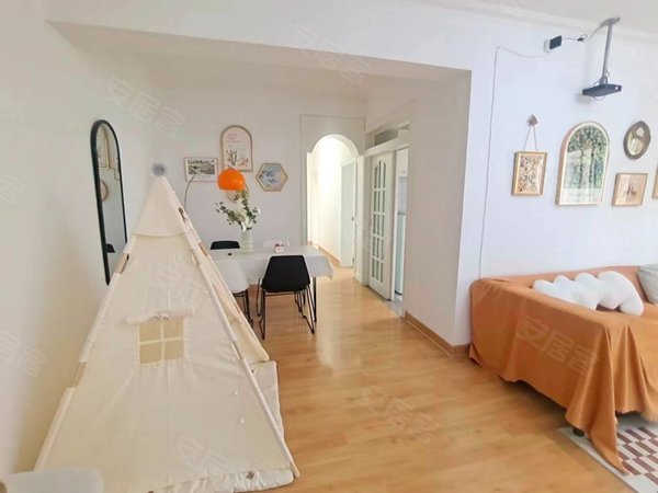 市中心五华区政府对面胜利堂广场旁省中医院后面电梯房精装