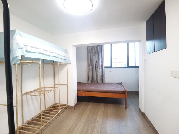 厦门湖里悦华路古龙公寓古龙公寓 2室2厅2卫 3000元月 精装修 电梯房