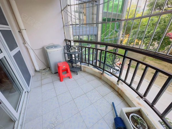 珠海香洲老香洲银海雅苑美丽湾旁 银海雅苑 三房两厅 家电齐全 采光好