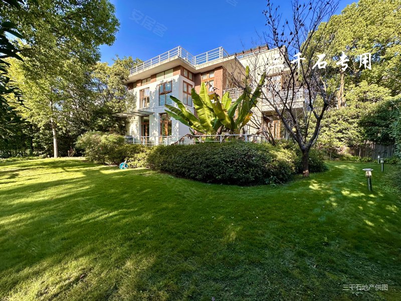 徐泾夏都小镇旁,高径路次新小区,大华西郊 户型,价格 低,大华西郊别墅