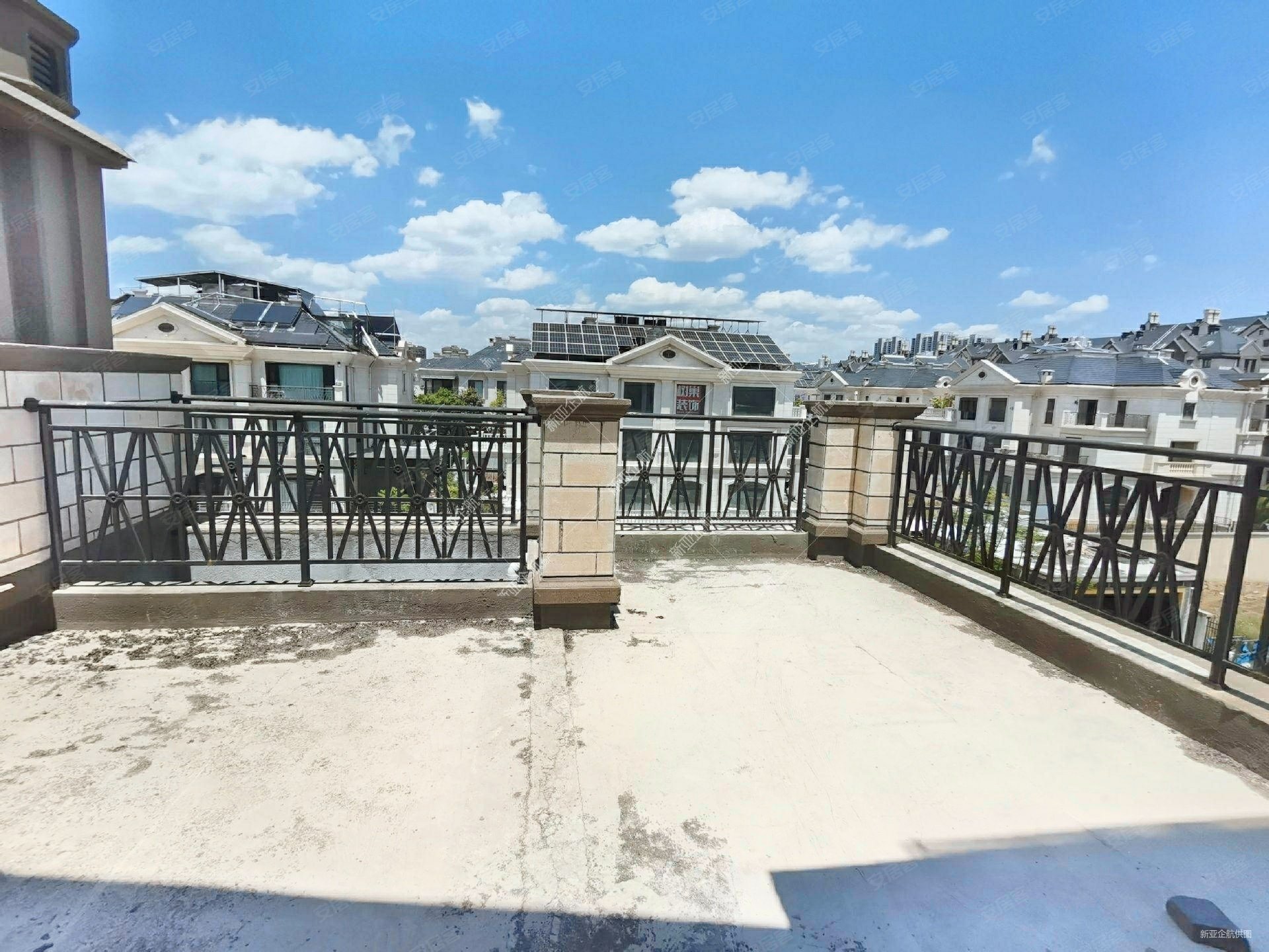 滇池俊府威廉郡 端头别墅 (大花园) 3车库 环境优美,俊发滇池one5组团