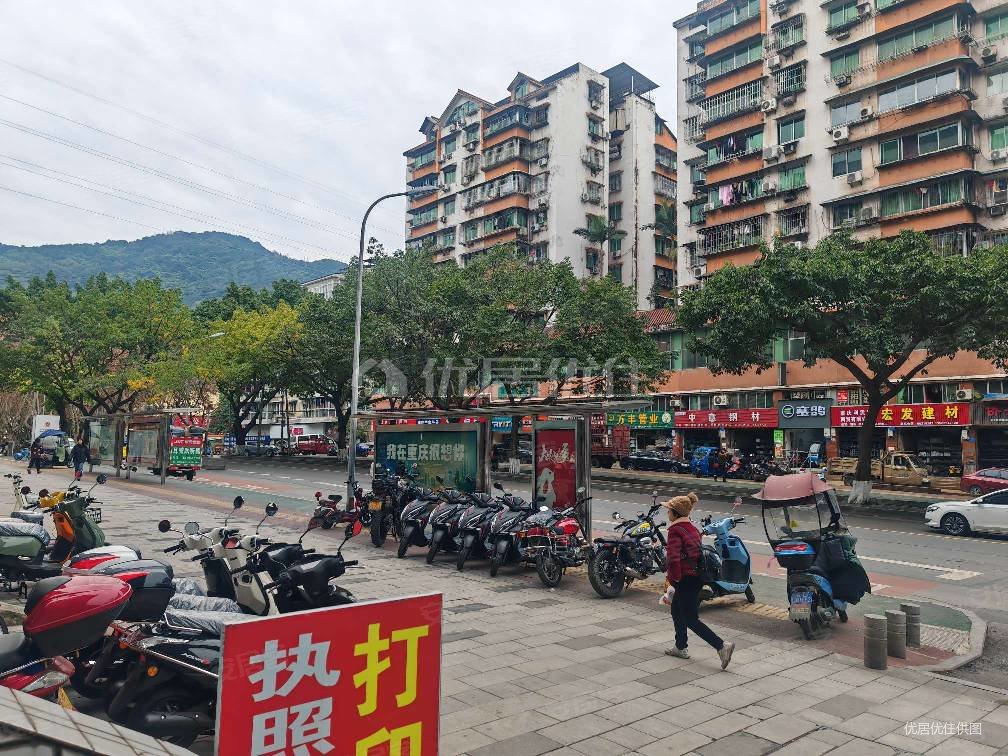 龙凤溪精装两室低楼层,龙溪路62号小区二手房,41万,2室2厅,1卫,69.