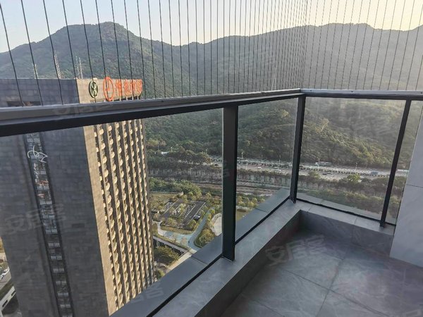 深圳南山大学城深铁阅山境花园5号线塘朗站,深铁阅山境精装3房,高层