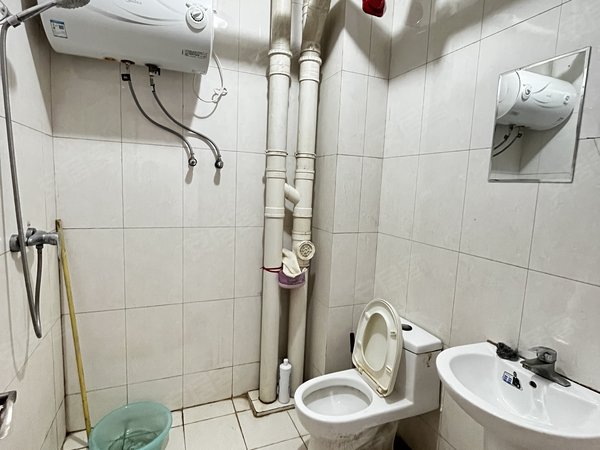 济南历城唐冶和润幸福城带地下室出租!