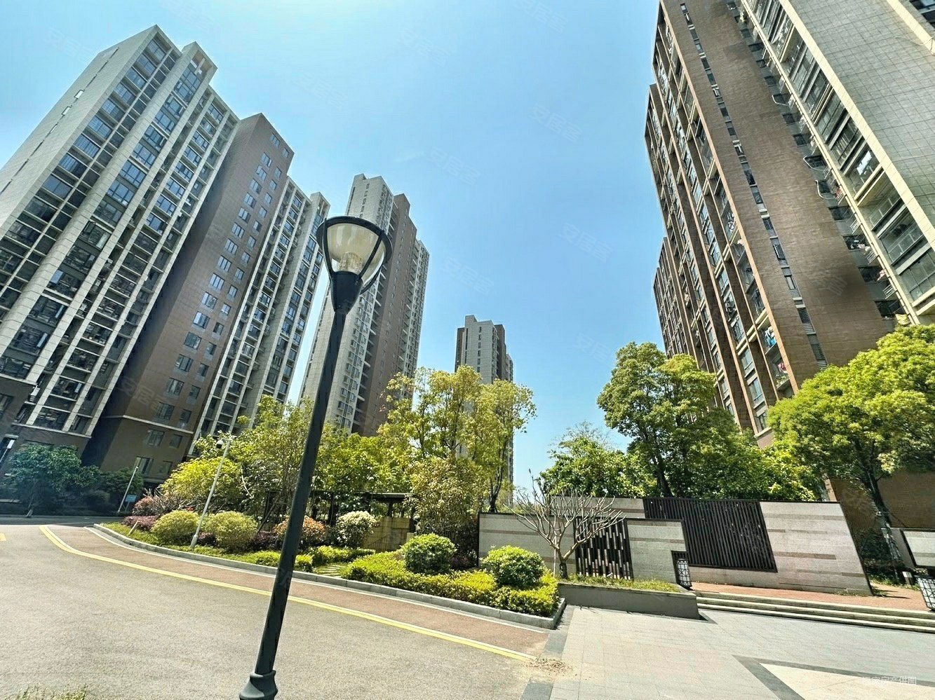 盖山新苑2室2厅1卫68㎡西南140万