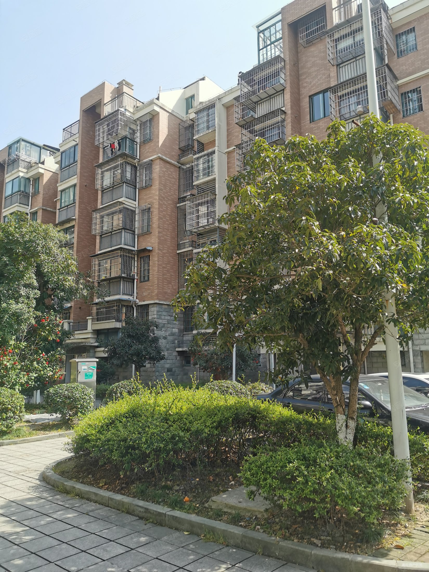 东裕新村四期靠东首楼层佳采光好小区环境佳有钥匙看房方便