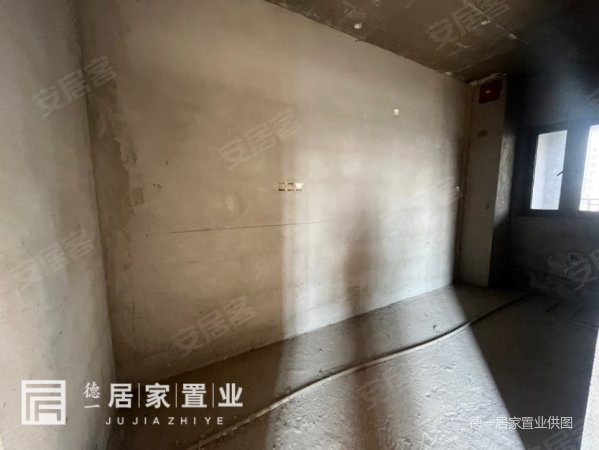 潜江恒大名都3室2厅2卫124㎡南北58万