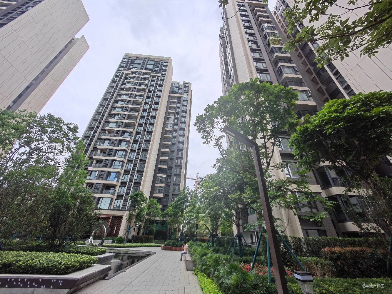 保利天汇现楼内转不需要给重税看房方便