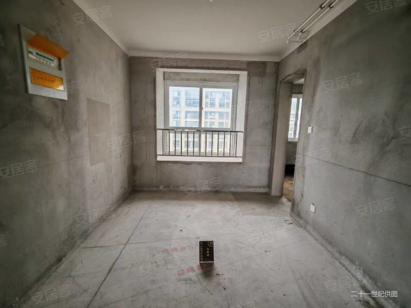 融创玉园4室2厅2卫147㎡南北92万