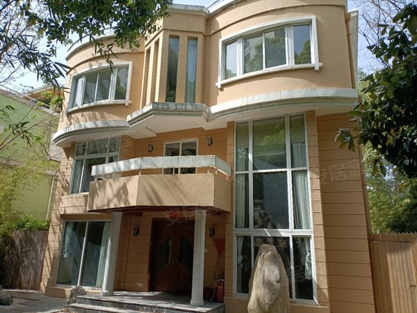 上海闵行金虹桥苹果园(别墅)金虹桥临河独栋别墅错层结构,南北花园,可