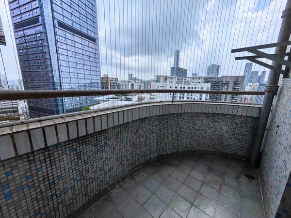 深圳罗湖蔡屋围大信大厦急租可谈,新装修大2房,户型正,空房,可住家可