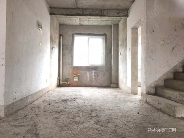 地铁口 碧桂园对面 正规复式毛坯大五房 零公摊