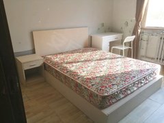 青岛市北台东荣馨苑 6室1厅1卫出租房源真实图片