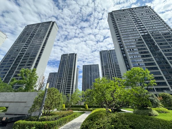 绍兴越城迪荡樾湖湾武地融创樾湖湾商业配套齐全好楼层三室两厅整租