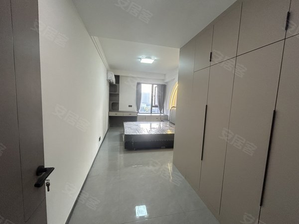 商丘睢阳万达广场雍景台雍景台精装大四室,全新家具家电出租随时看房出租房源真实图片