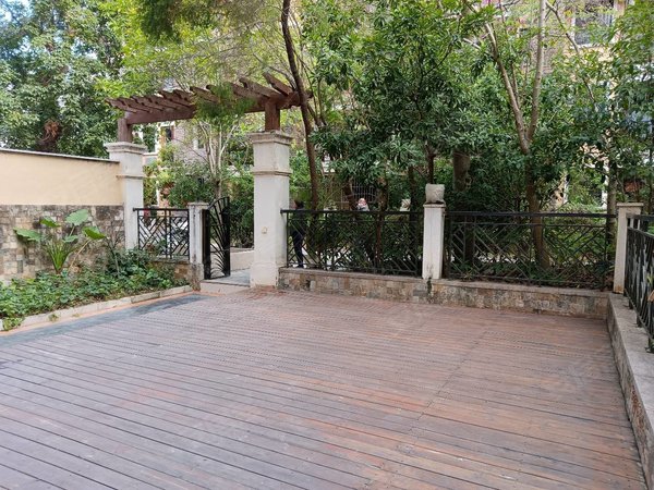 南宁青秀东盟商务泰国城(别墅)带ktv豪装独栋别墅!