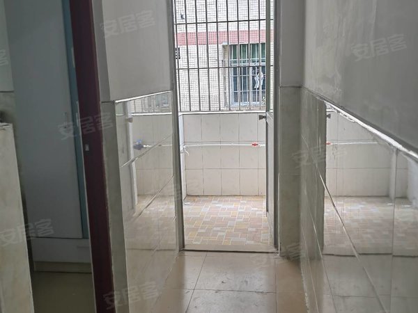 深圳龙华龙华周边大水坑三村观澜富士康大水坑三村,中心花园,百丽名苑