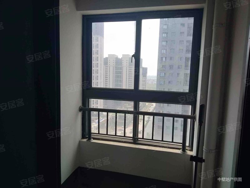 电梯房 得房率高 满二 楼龄新 有钥匙随时看房 交通便捷,万达悦湖苑