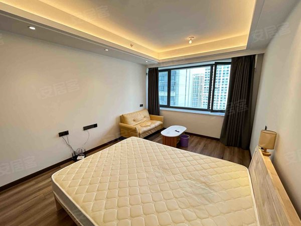 昆明官渡巫家坝万科翡翠二期(商住楼)万科翡翠精装公寓,带家具家电