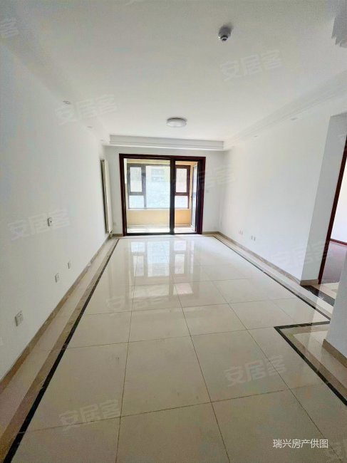 中海珑湾一期!中间楼层100平三室!高层价格住小高!