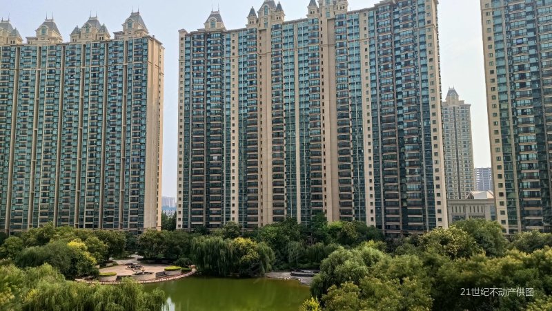 恒大绿洲精装大2室99平米小区中心位置阳面户型户型方正