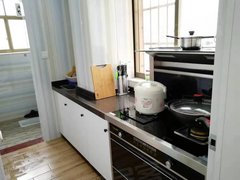 岑溪岑溪城区城区体育馆附近。一厅一房一卫一厨，小区电梯房出租房源真实图片