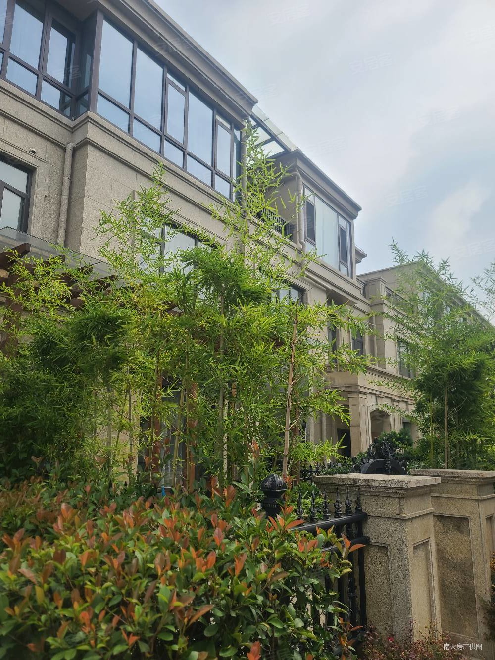 宁波房产网>宁波二手房>鄞州二手房>下应二手房>荣安香园(一期别墅)>