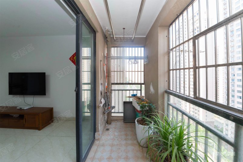 南岗和园3室2厅2卫138.74㎡南198万