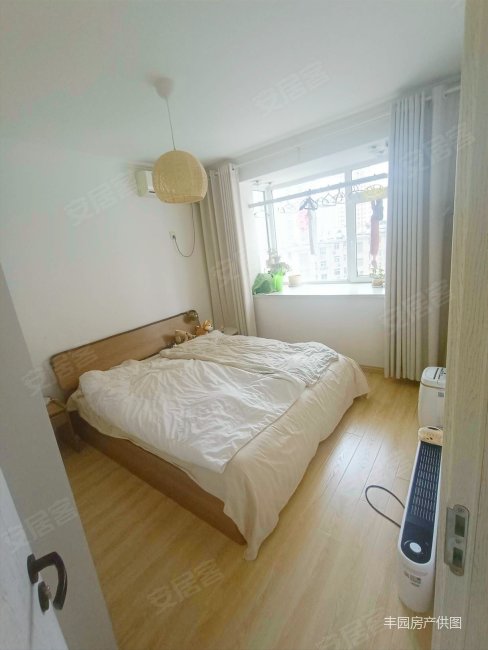 实拍图 云南路小区前排 二室一厅南卧室南厅拎包入住 139万,云南路