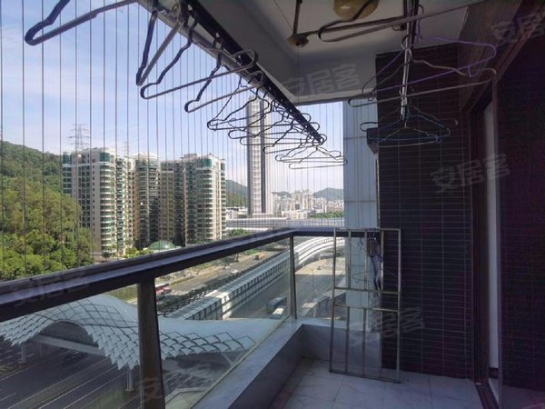 深圳罗湖莲塘新世界四季御园楼下就是地铁口,近香港,南北通透,户型好