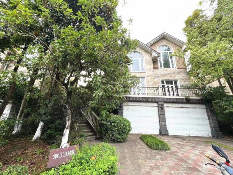 成都房产网>成都二手房>双流二手房>牧马山二手房>维也纳森林别墅>