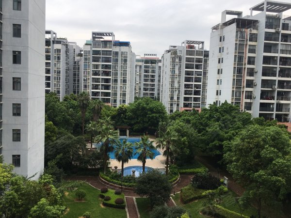 桂林象山中山南路福泰御林湾万福广场旁 御林湾电梯六楼朝南2房 兴进