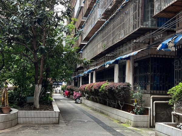 昆明官渡昆明站南窑新村昆明站附近南窑小区一室一卫700  近倪家湾