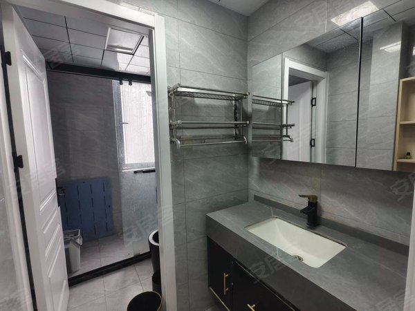 海宁长安镇农发区鸿翔东方郡豪华装修 3室2厅1卫 拎包入住出租房源真实图片