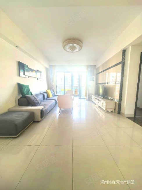 国贸繁华地段 椰岛广场 三房两厅一卫三阳,南北通透,户型
