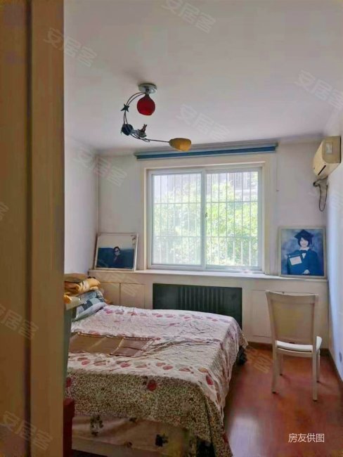 卧龙花园1楼大3房2厅2卫业主急用钱出售了 送30平方地下室