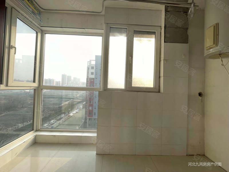 卓正丽景蓝湾b区