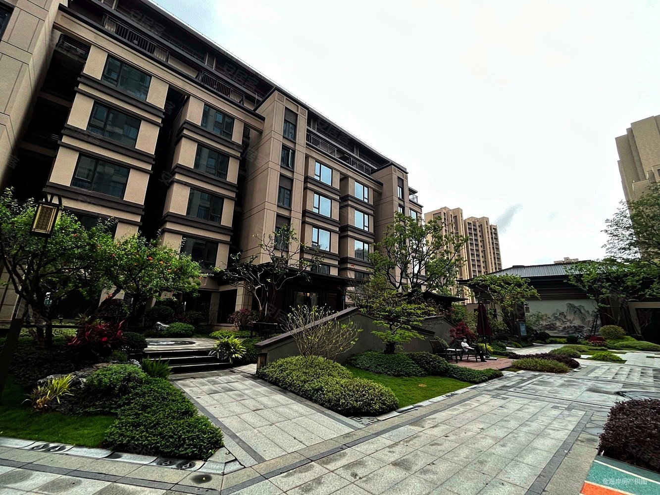 建发书香府邸3室2厅2卫87.18㎡南396万