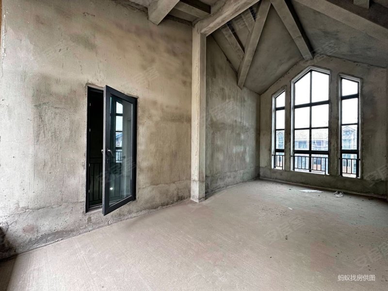 星岛国际洋房顶跃清水套四双卫已搭建好赠送大带两个花园