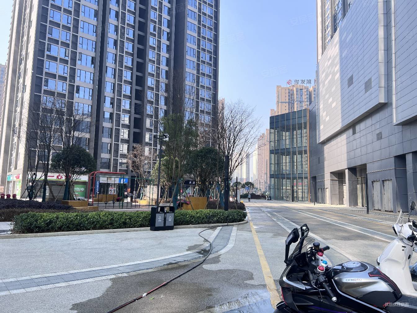 全新三房带暖气,诚意出售,俊发城f区二手房,60万,3室2厅,1卫,100平米