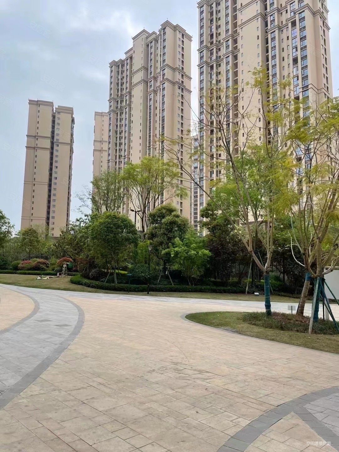 成都房产网>成都二手房>天府新区二手房>麓山二手房>雅居乐剑桥郡>