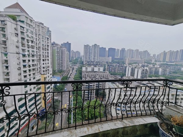 重庆南岸铜元局泰达大厦五小区ktv楼上超大主卧带阳台特价出租押一付