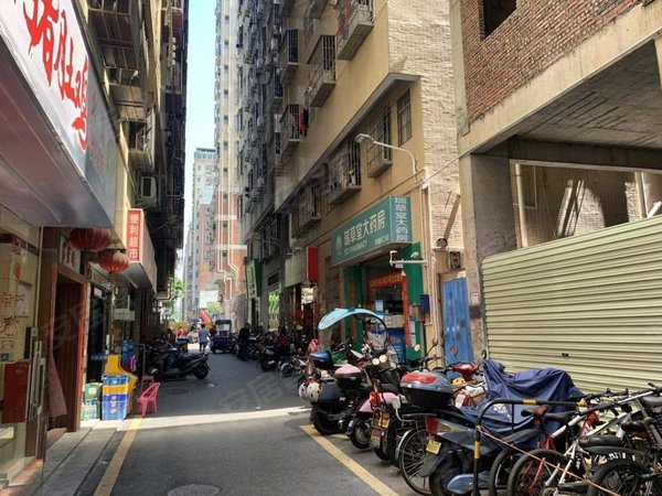 深圳宝安西乡华侨新村西堤二巷36号小区整租 坪洲地铁站口 精装大套间