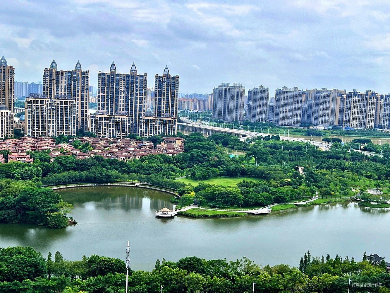 泰丰千花岛4室2厅2卫141.37㎡南北318万