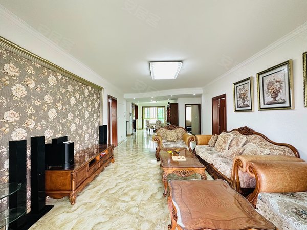 上海闵行梅陇世纪苑高档小区 豪华装修 有停车位 地铁1号线莲花路站