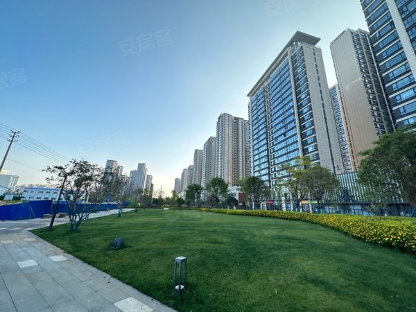 昆明官渡巫家坝保利天际花园巫家坝头牌豪华装修大三房 拎包入住 全新