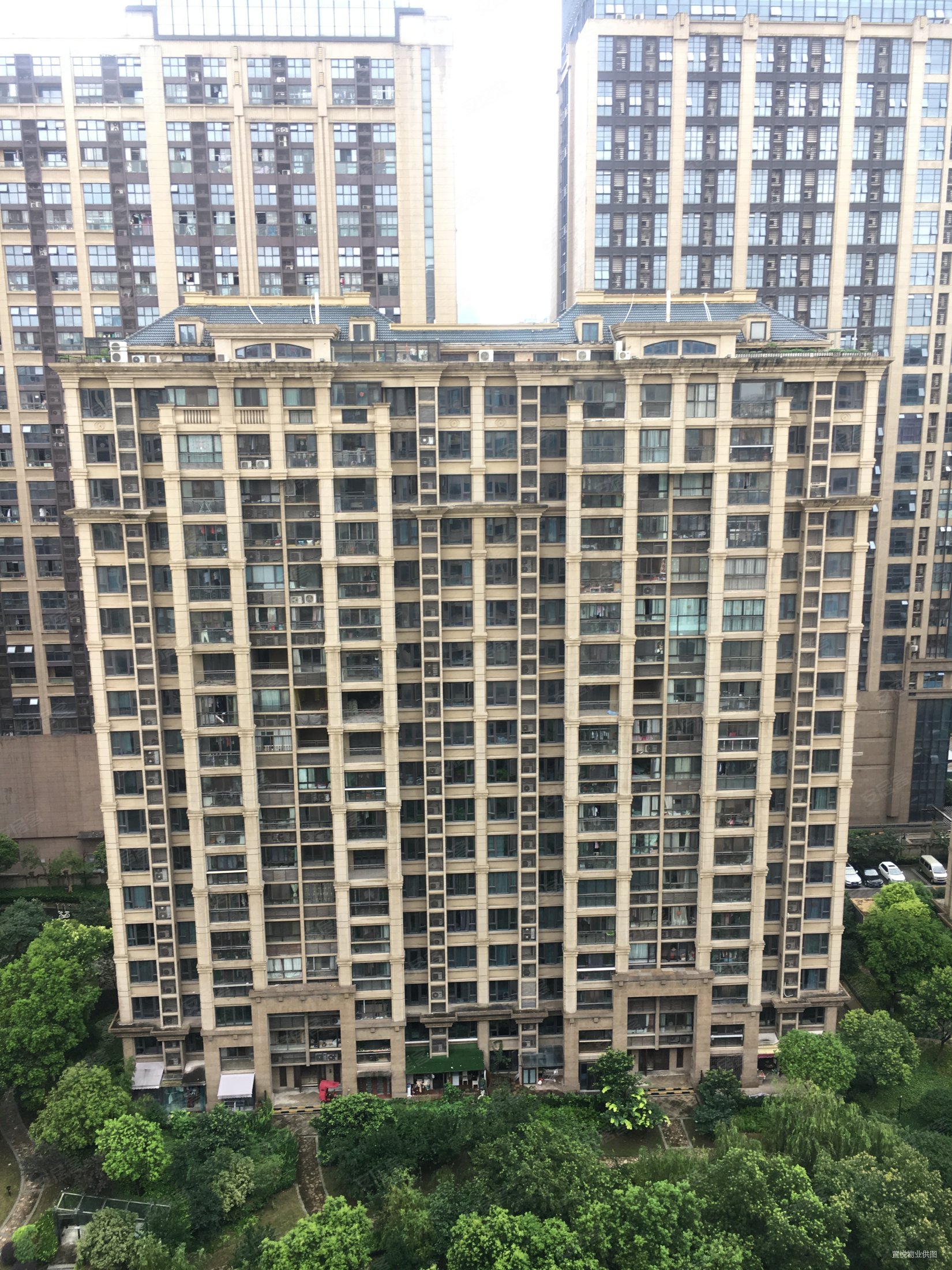 香缇华苑5室2厅3卫89.49㎡南北460万