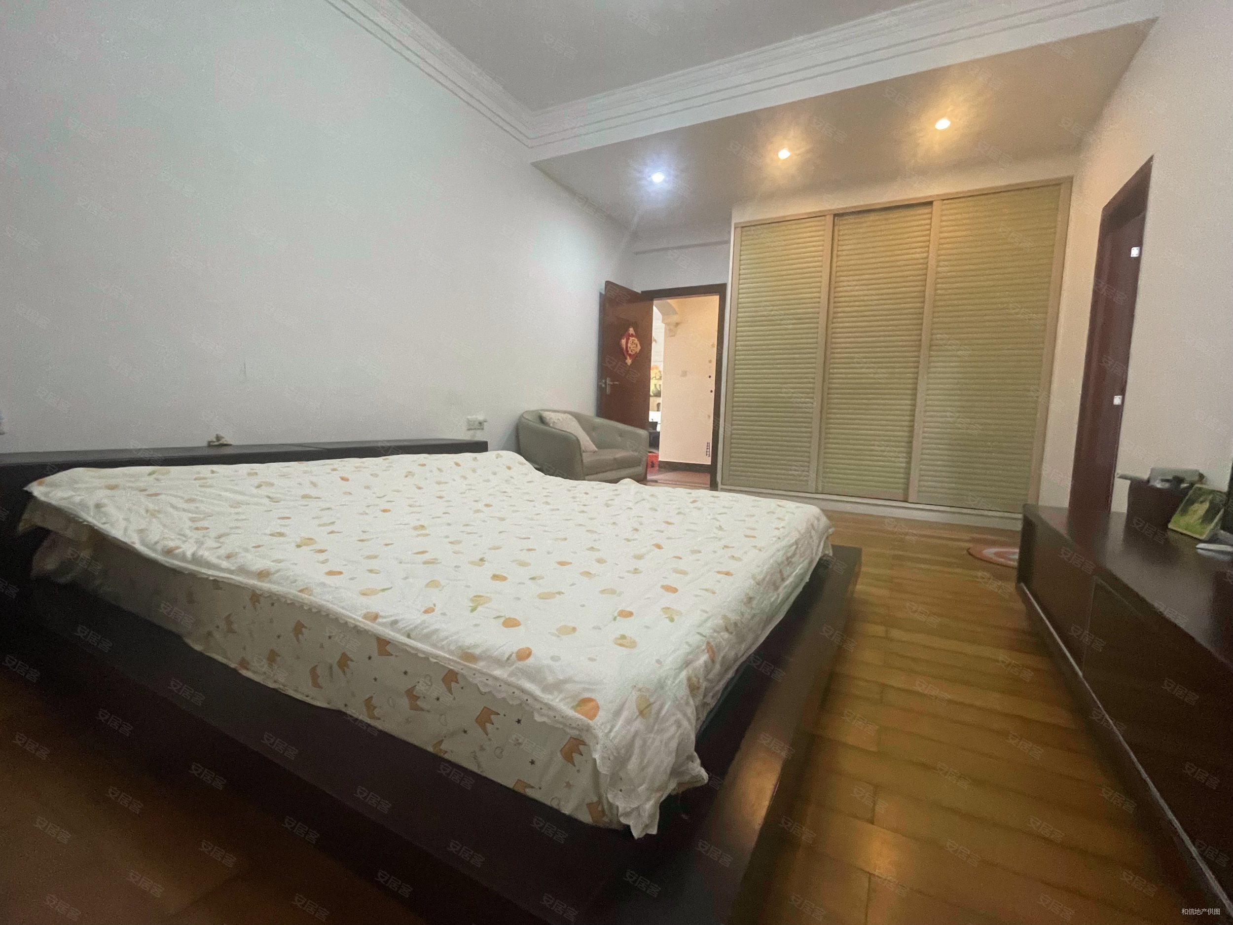 富盈加州阳光花园3室2厅2卫139.21㎡南北210万